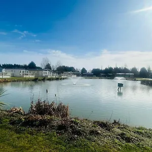  Lodge Lakeside Escape With Hot Tub United Kingdom